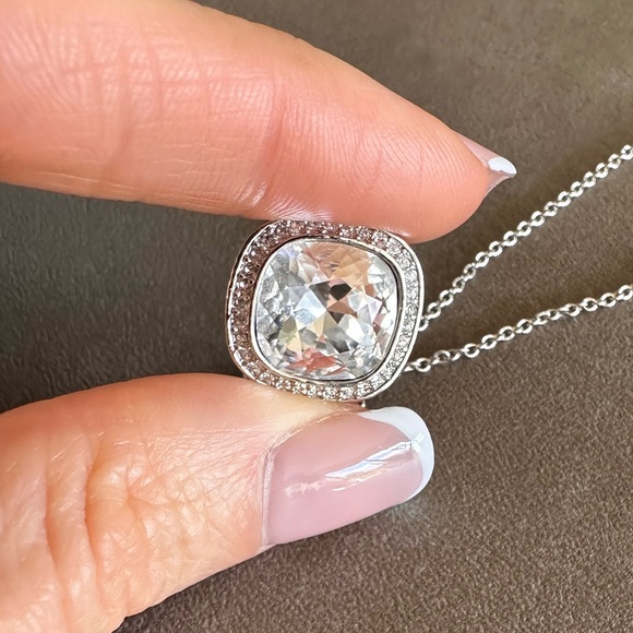 Swarovski crystal necklace. Vintage. Adjustable. - Picture 7 of 9